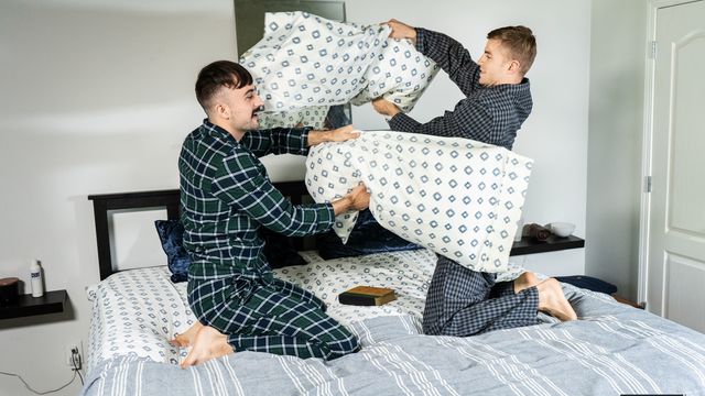 Men.Com - Mason Lear and Tom Bentley fuck before going to sleep