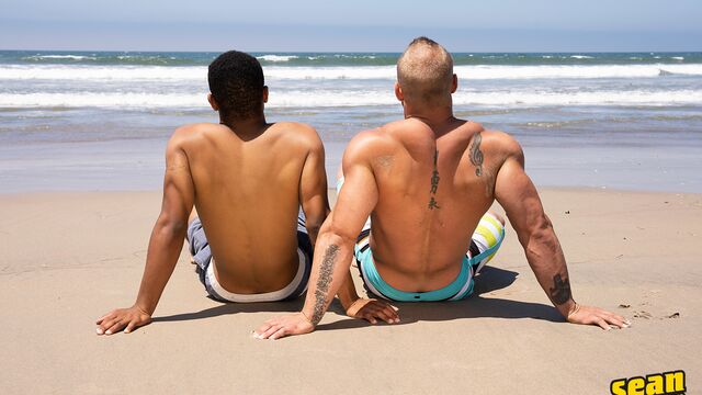 Sean Cody - White muscle daddy Brock fucks Ace's big black butt