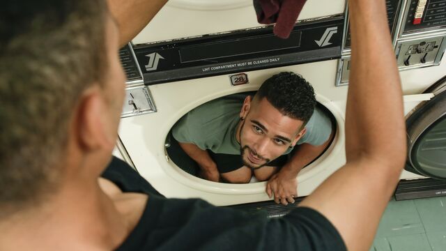 Reality Dudes - KC Blaise and Ricky Daniels fuck in a laundromat