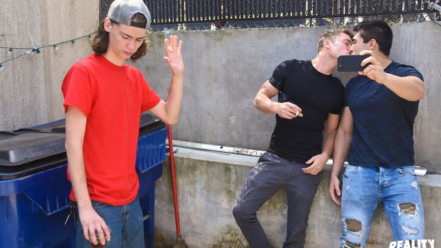 Reality Dudes - Axel Kane and Justin Matthews fuck after work