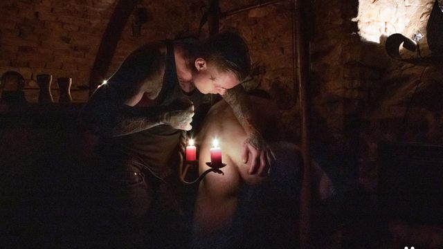 Bromo - Bear Jerry power-fucked by tattoed hunk Ryan Cage