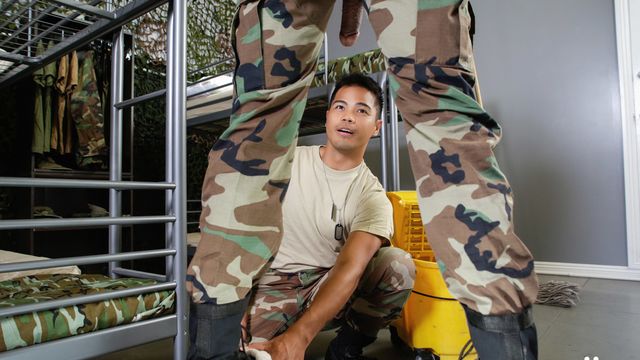 Bromo - Sergeant Cesar Xes dominates twink soldier John Rene