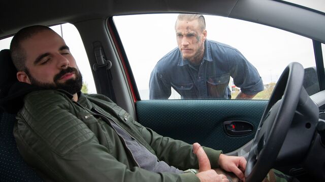 Bromo - Mechanic Bo Sinn fucks masturbator Shawn Assmore in the ass