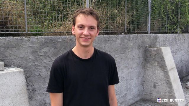 Bigstr - Bubble butt twink enjoying bareback anal in the woods