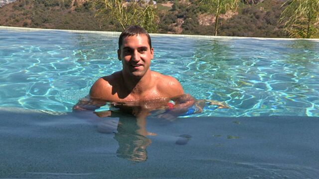 Sean Cody - Solo guy explodes all over his hairy belly in a hot vid