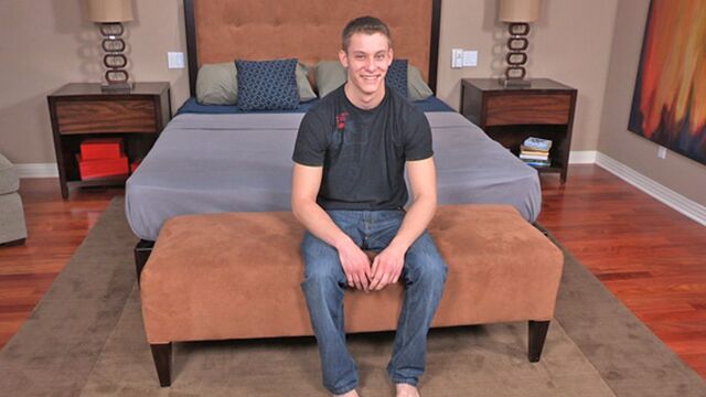 Sean Cody - Lanky dude named Hal blows a massive load at the gym