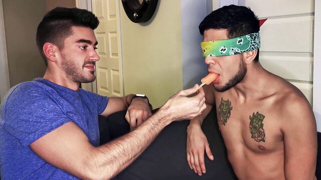 StayHomeBro - Kinky gaymers Alex Montenegro and Raphael wind up fucking happily