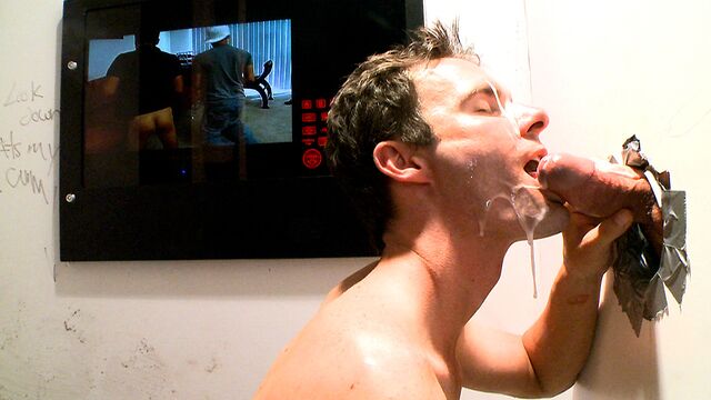 Gay Wire - Tricky glory hole gay scene with Cameron Kincade and Brant Dickson