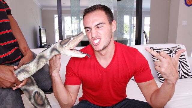 Gay Wire - Izzy is ready to rip Santiago apart with his BBC