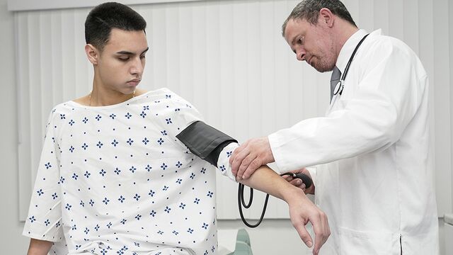 Say Uncle - Exam room anal with Chase Rivers and Jesse Zeppelin