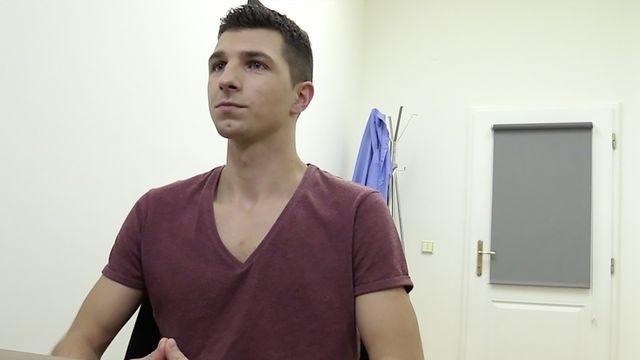 Bigstr - Christmassy porn audition with a very cheerful amateur guy