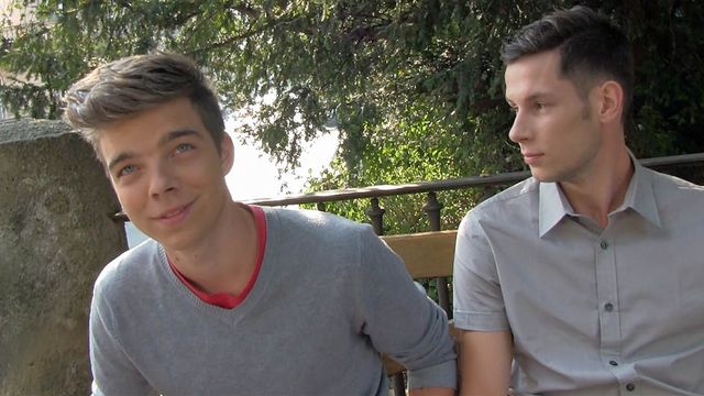Bigstr - Two twinks ready to submit to the same cock in POV