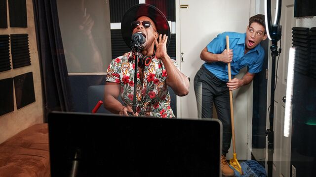 Men.Com - Janitor Michael DelRay bottoming for horny Adrian Hart