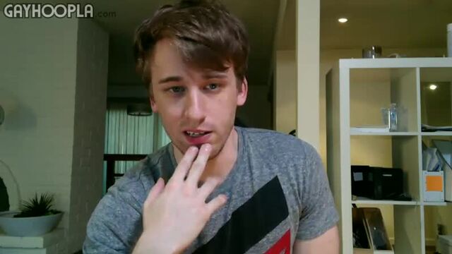 Gay Hoopla - Pretty boy Dmitry Dickov jerking his dick for the camera