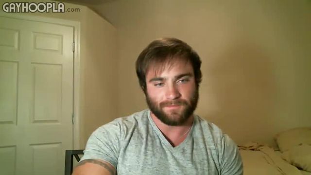 Gay Hoopla - Bearded bear named James showing his muscular booty