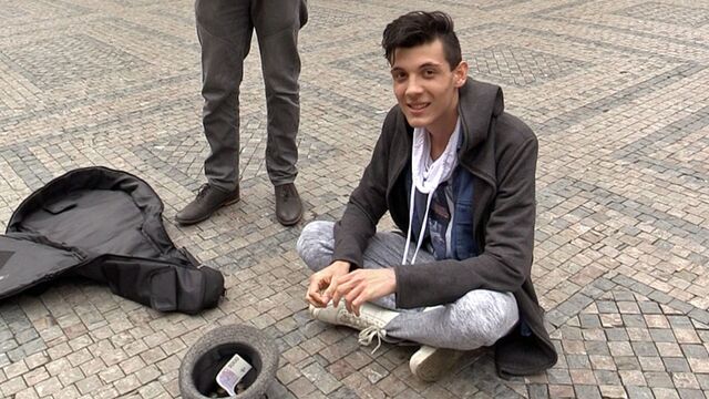 Bigstr - Twink enjoying hardcore sex in exchange for cash