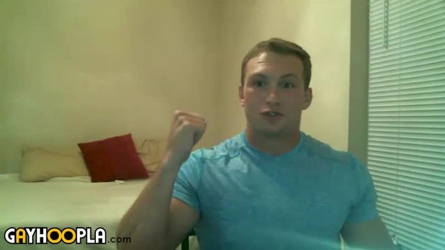 Gay Hoopla - Beefcake Brad Bison puts on one hell of a camshow