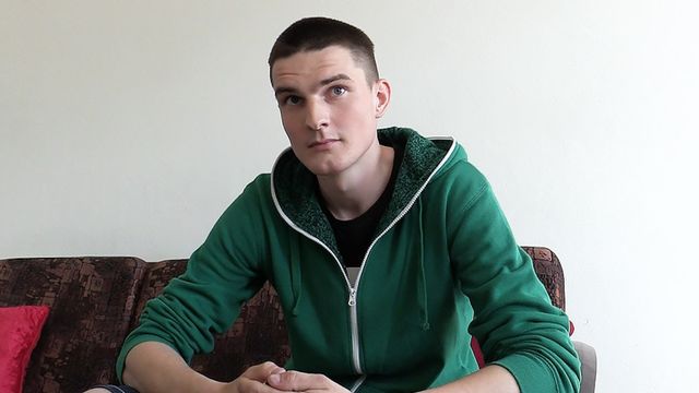 Bigstr - Pale-skinned young hottie cumming with a dick in his ass