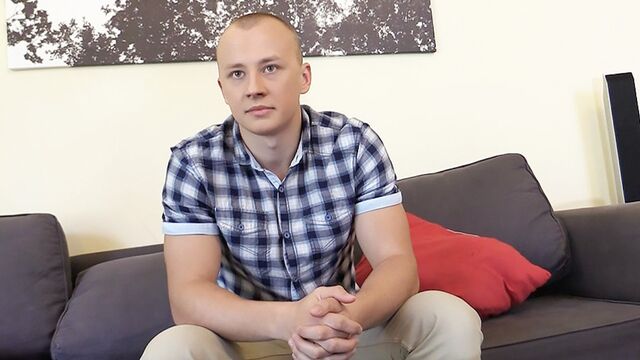 Bigstr - Quick anal and lots of half-hearted dildo sucking