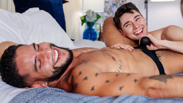 Cocky Boys - Condom-free assfuck with Brock Banks & Leo Grand