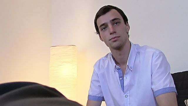 Bigstr - Bubble booty dude takes a giant facial eventually