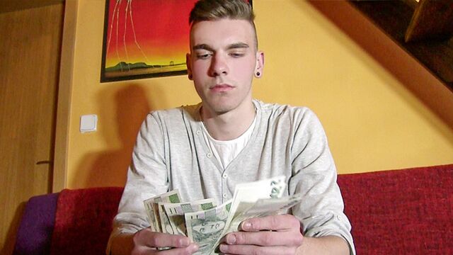 Bigstr - Brunette guy wants to worship balls and take dick deep