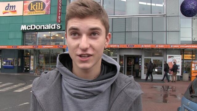 Bigstr - Leggy guy from Czech Republic fucked with legs spread