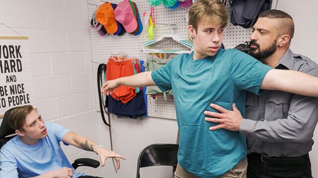 Young Perps - Marco Napoli is happy to fill two gay teens with spunk