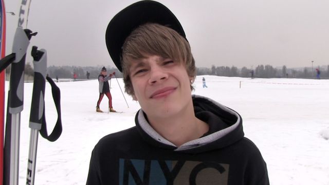 Bigstr - Biever-esque hottie gets facial'd and gaped too