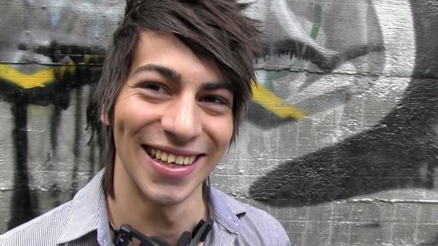 Bigstr - Long-haired pretty boy takes a HUGE facial