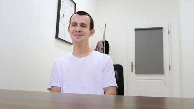 Bigstr - Casting fuck for a bland yet fuckable dude