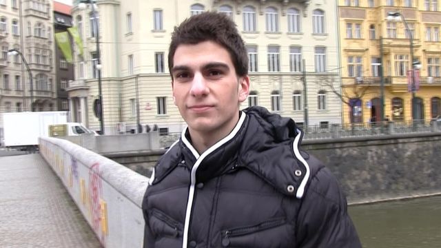 Bigstr - Pretty dude spreads his legs for a pretty cock