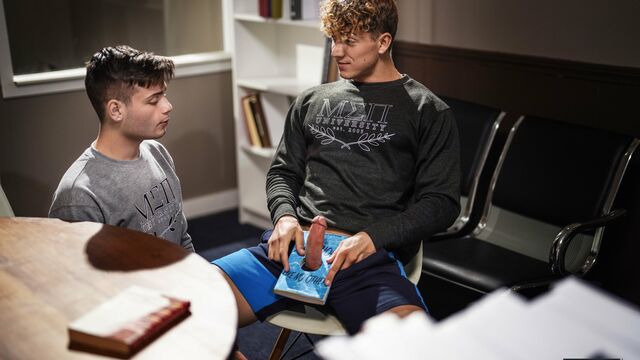 Men.Com - College library lust with Felix Fox and Ryan Bailey