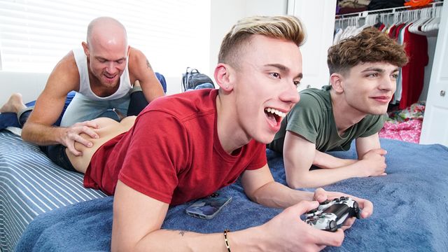 Say Uncle - Gaymer twinks fucked (Zayne Bright, Carter DelRey, Jake Lawrence)