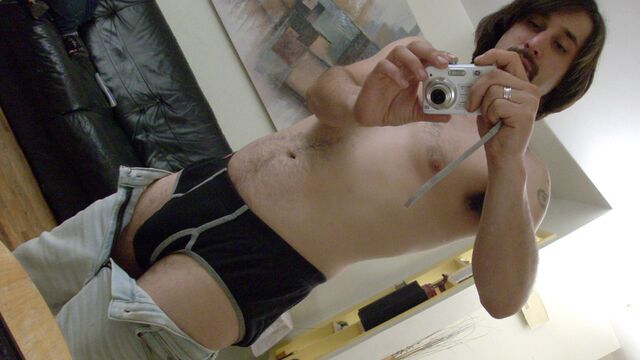 Gay Life Network - Long-haired hottie named Dan shows why he's DA MAN