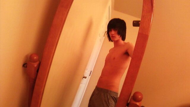 Gay Life Network - Smooth-ass twink boy showing off his body here