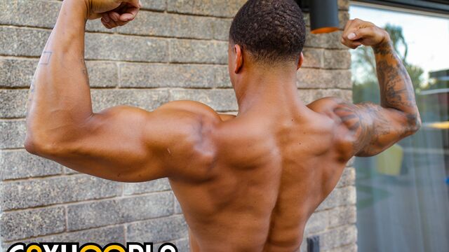 Gay Hoopla - Solo dude Buster Lakes jerking off in front of a mirror