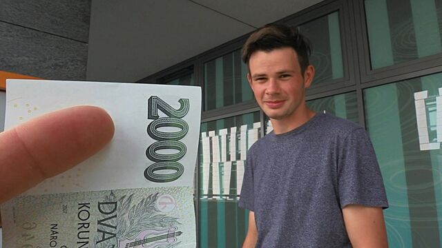 Bigstr - Quick Prague fuck featuring a brunette amateur bottom