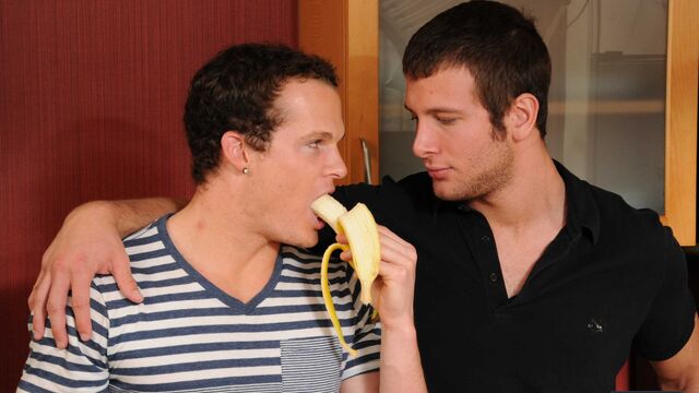 Men.Com - Kitchen love with horny dudes Spencer Fox and Liam Rosso