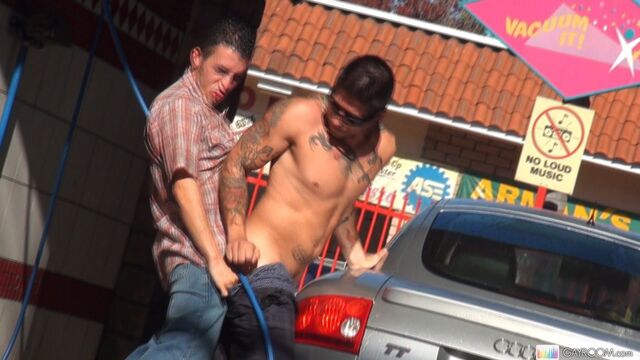 Gay Room - Car wash teasing with a true butt bandit (Mario, Montana)