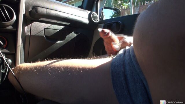 Gay Room - Fit hottie Max Carter showing his masturbation skillz