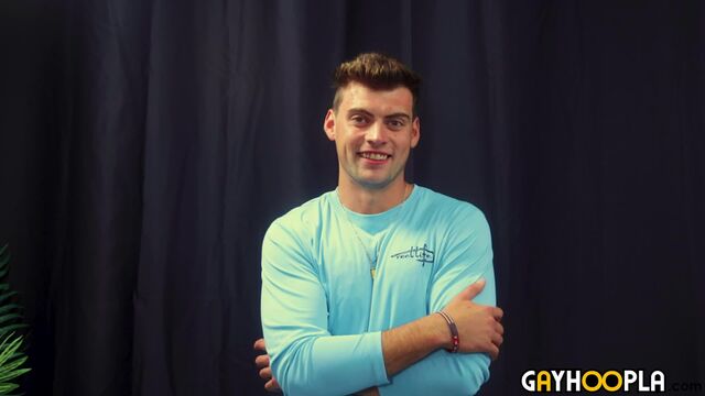 Gay Hoopla - Solo hottie Luke Skyler stroking his boner furiously