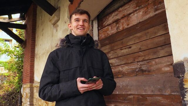 Bigstr - Czech cutie offers that ass in exchange for some money