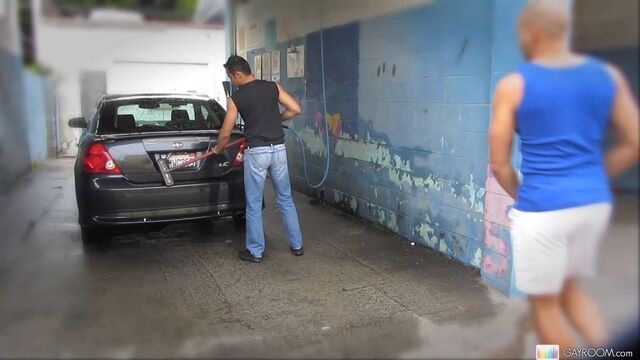 Gay Room - Car wash hottie Emilio Sands gets cummed on in public