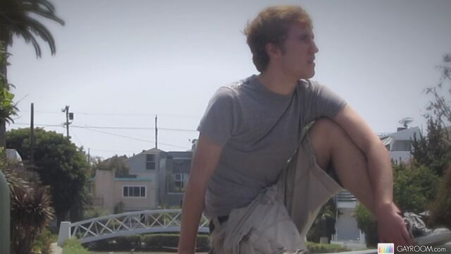 Gay Room - Sensational cumshot in public featuring Kain Lanning