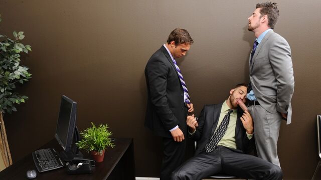 Men.Com - Desperate Rocco Reed gets it on with Tommy Defendi