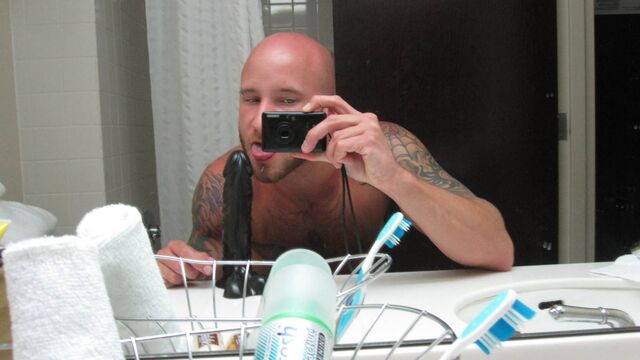 Gay Room - Drake Jaden blasts his booty with a dildo like mad