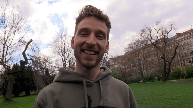 Bigstr - Non-professional hottie bouncing on that cock in POV