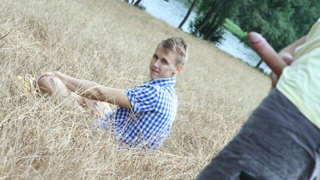 Gay Wire - Outdoor ass fucking with Thomas and Chris