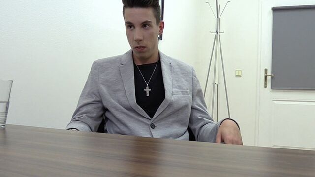 Bigstr - Flamboyant newcomer fucked on the desk